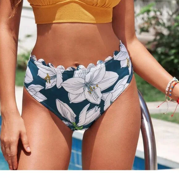 Cupshe High-Waist Floral Scalloped Bikini Bottom - NWT! - Picture 2 of 8